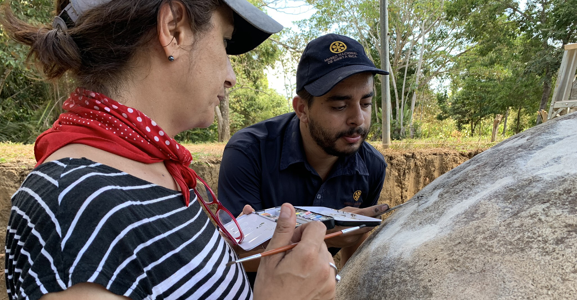 Isabel Medina del ENCRyM- INAH de México y Javier Fallas del Museo Nacional de Costa Rica, lideran las labores de conservación y restauración en las esferas de piedra precolombinas