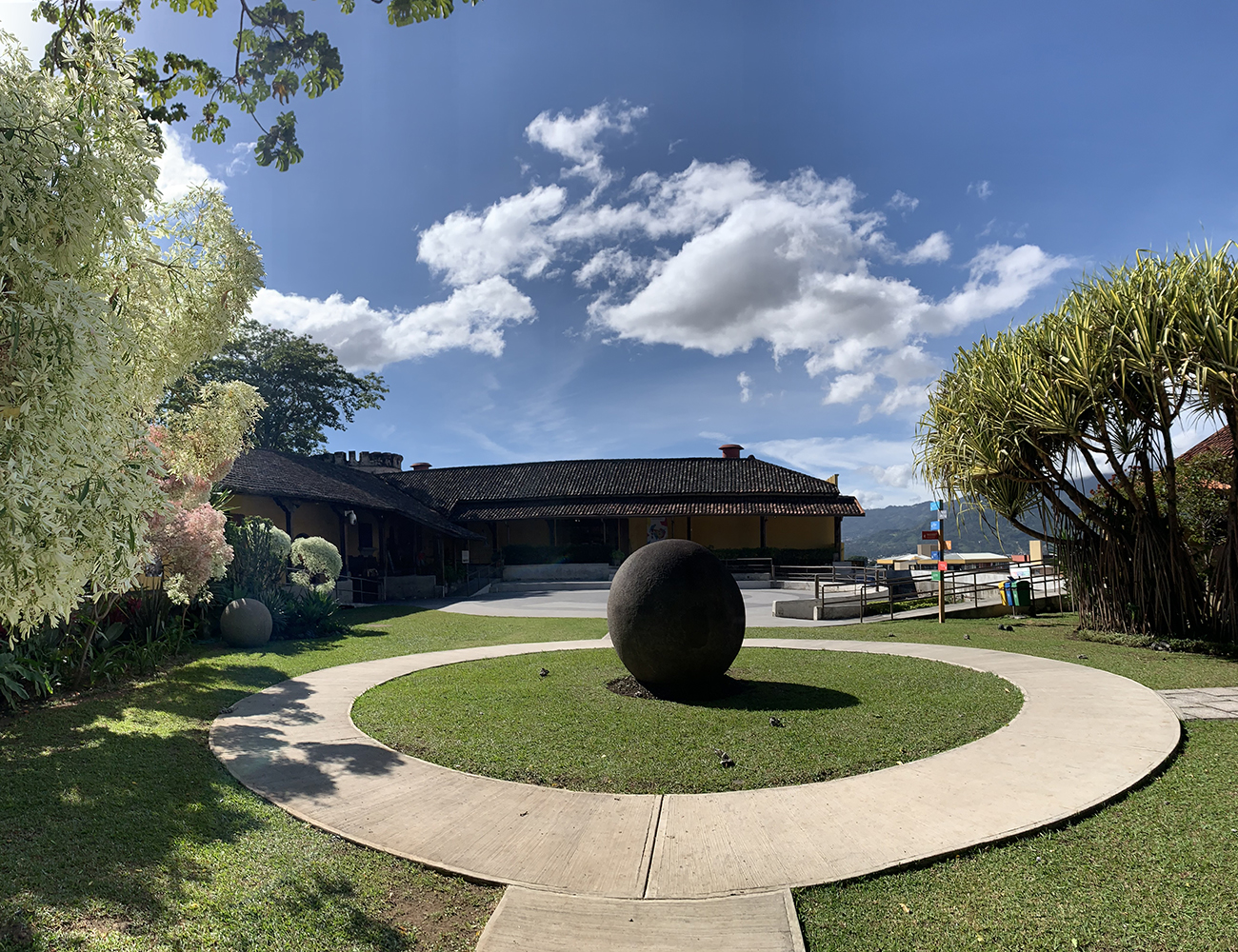 Patio del Museo Nacional, sede Bellavista