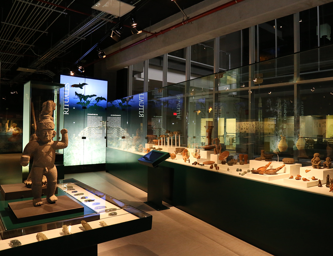 Museo del Jade y de la Cultura Precolombina del INS
