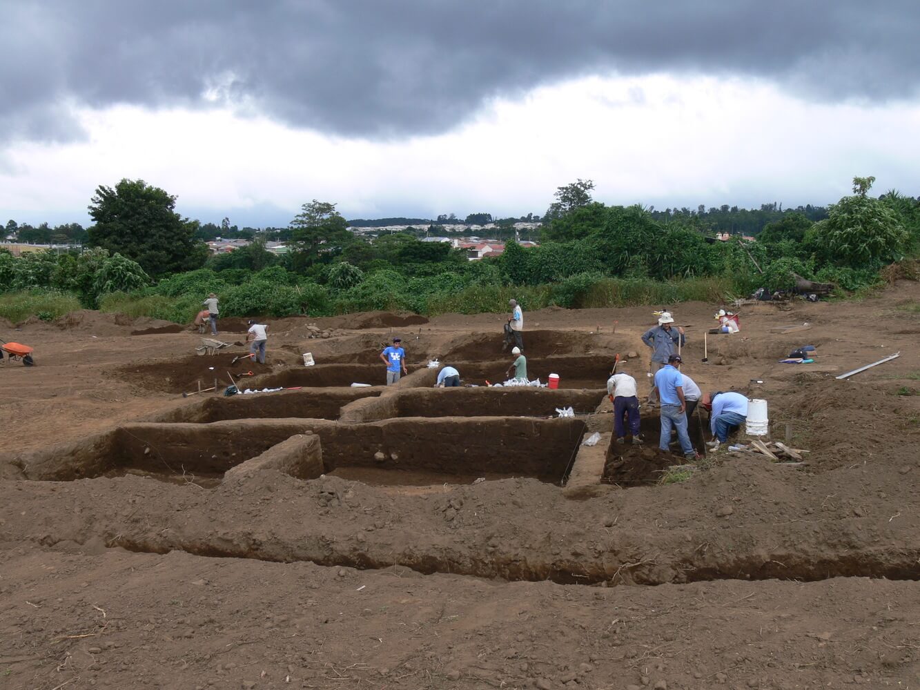 Excavación horizontal en el Cementerio
