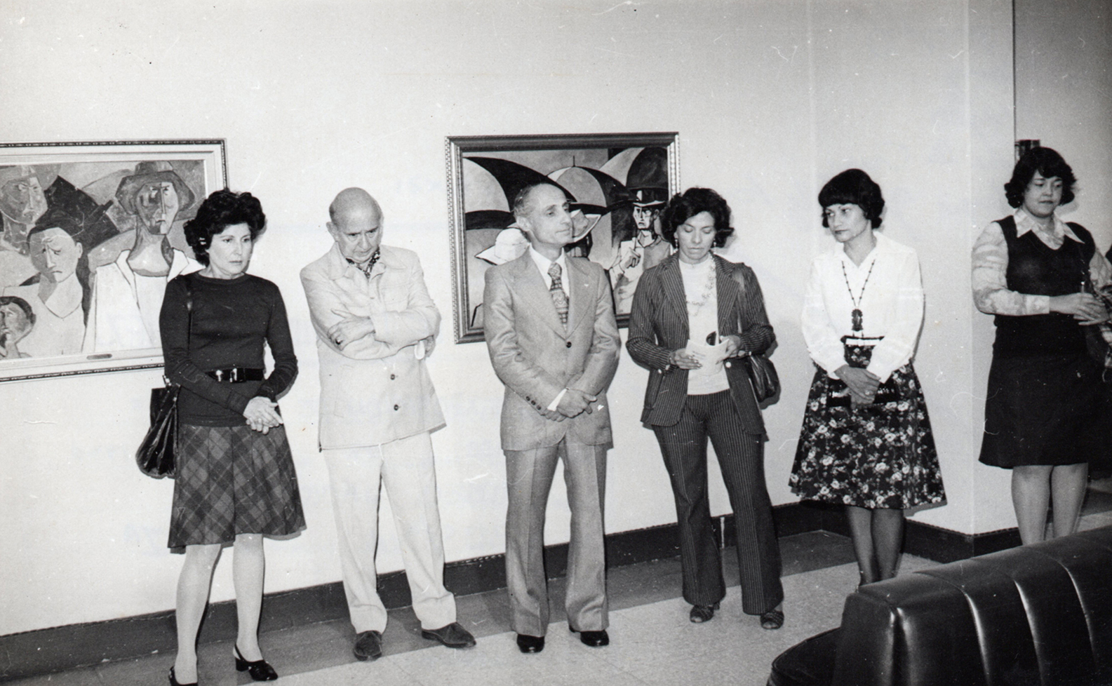 Exposición de pinturas de Manuel de la Cruz González, Museo Nacional, 1976.