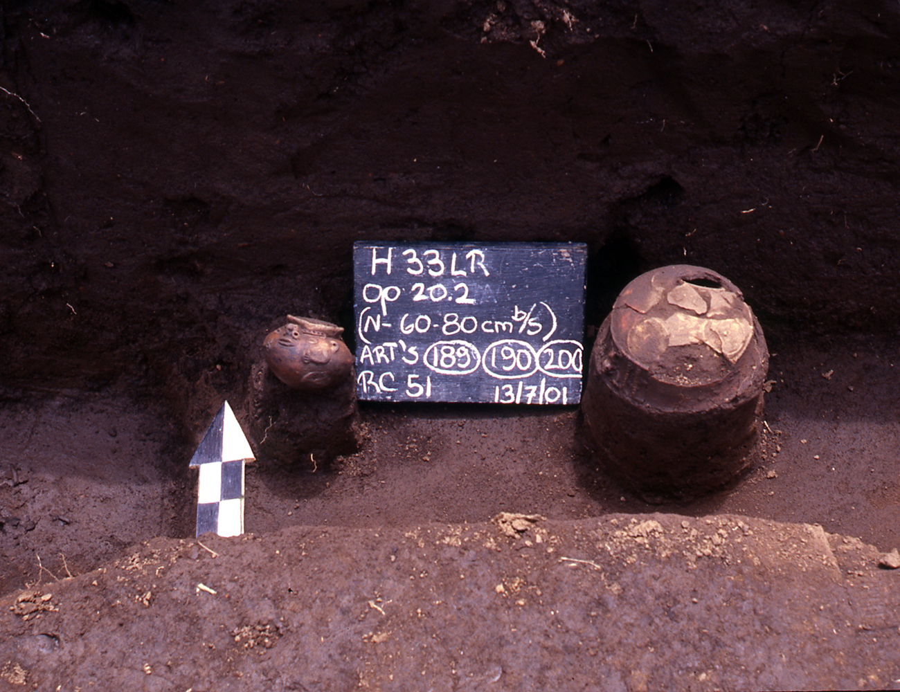 Vasijas en excavaciones arqueológicas