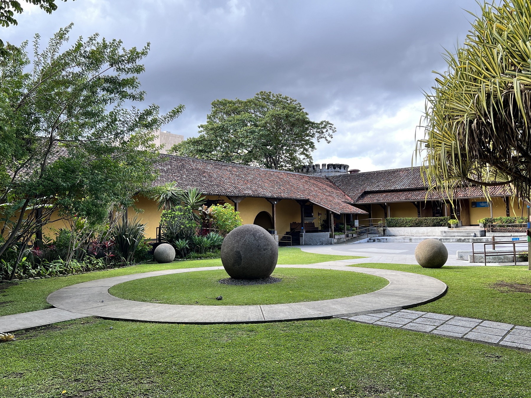 Jardín central del Museo Nacional de Costa Rica