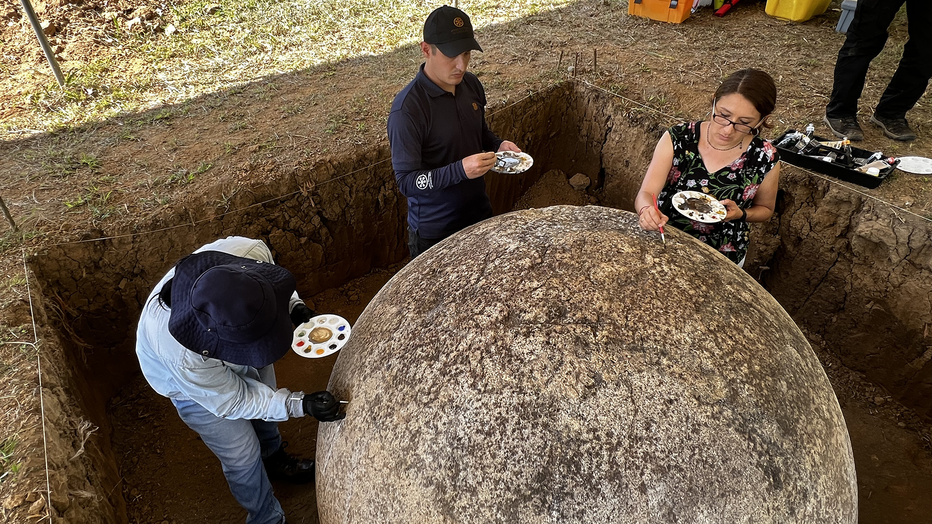 Las restauradoras Adriana Castillo e Isabel Medina, México y Alonso Silva del Museo Nacional de Costa Rica