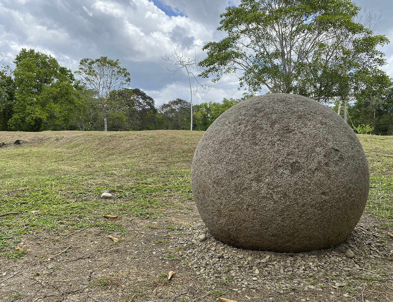 Sector de los montículos. Monumento arqueológico Finca 6