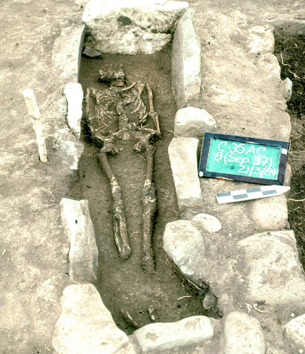 Sepultura en el sitio arqueológico Agua Caliente. Foto MNCR