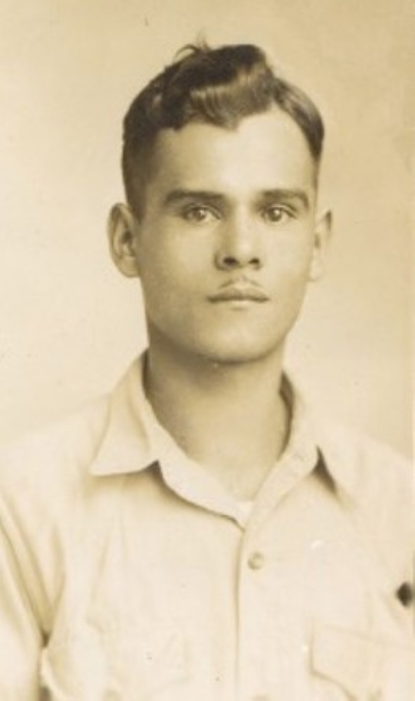 Neftalí León Herrera en su juventud.