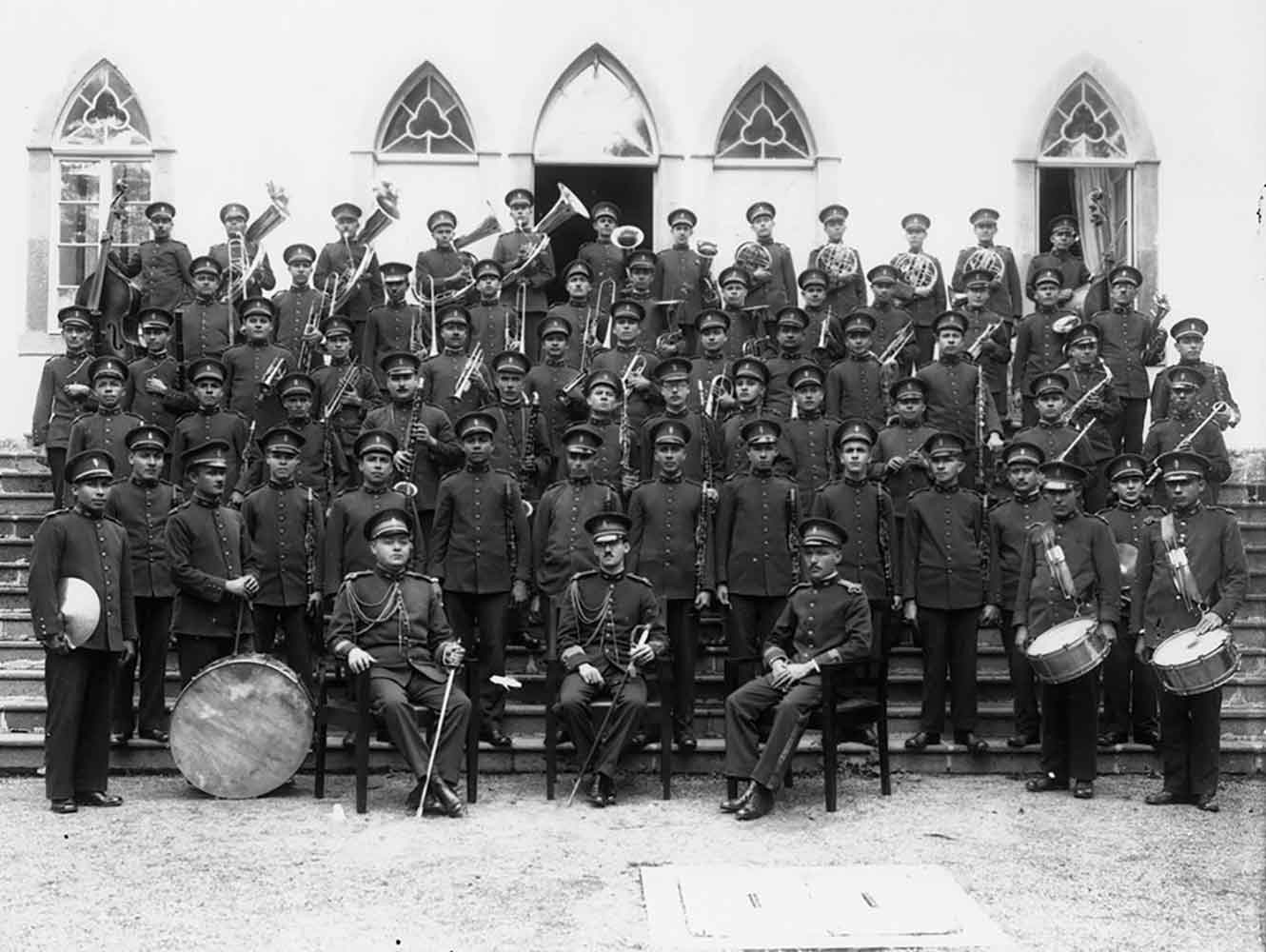 Banda Militar de San José frente al Chapuí